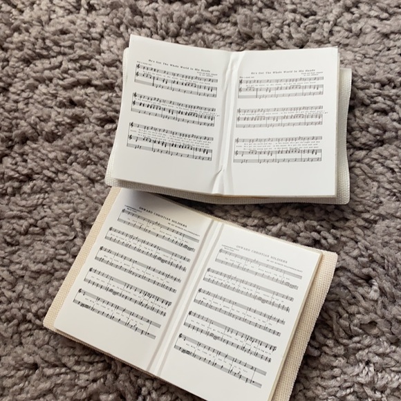 Treasury collectors Gloria doll - Picture 7 of 11